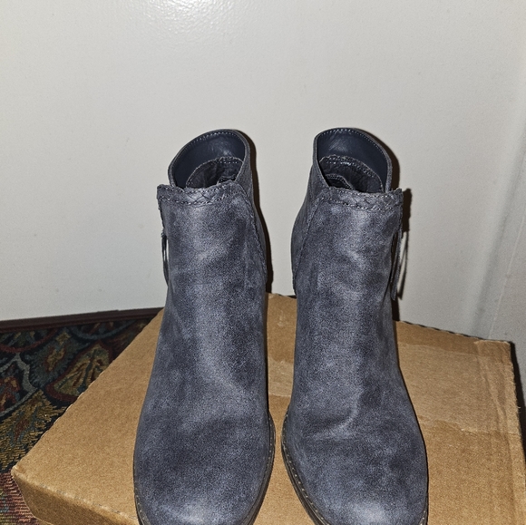Mia suede ankle boots - Picture 5 of 7